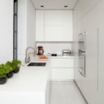 How to decorate a kitchen in white